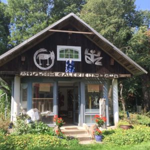 Kunsttour Karwe - Das Galerie Häuschen im Garten